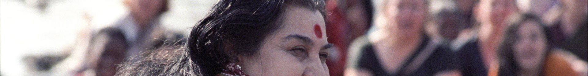 HH Shri Mataji Nirmala Devi – 1982-02 0286 Green 46 Kodak 14 FEB82